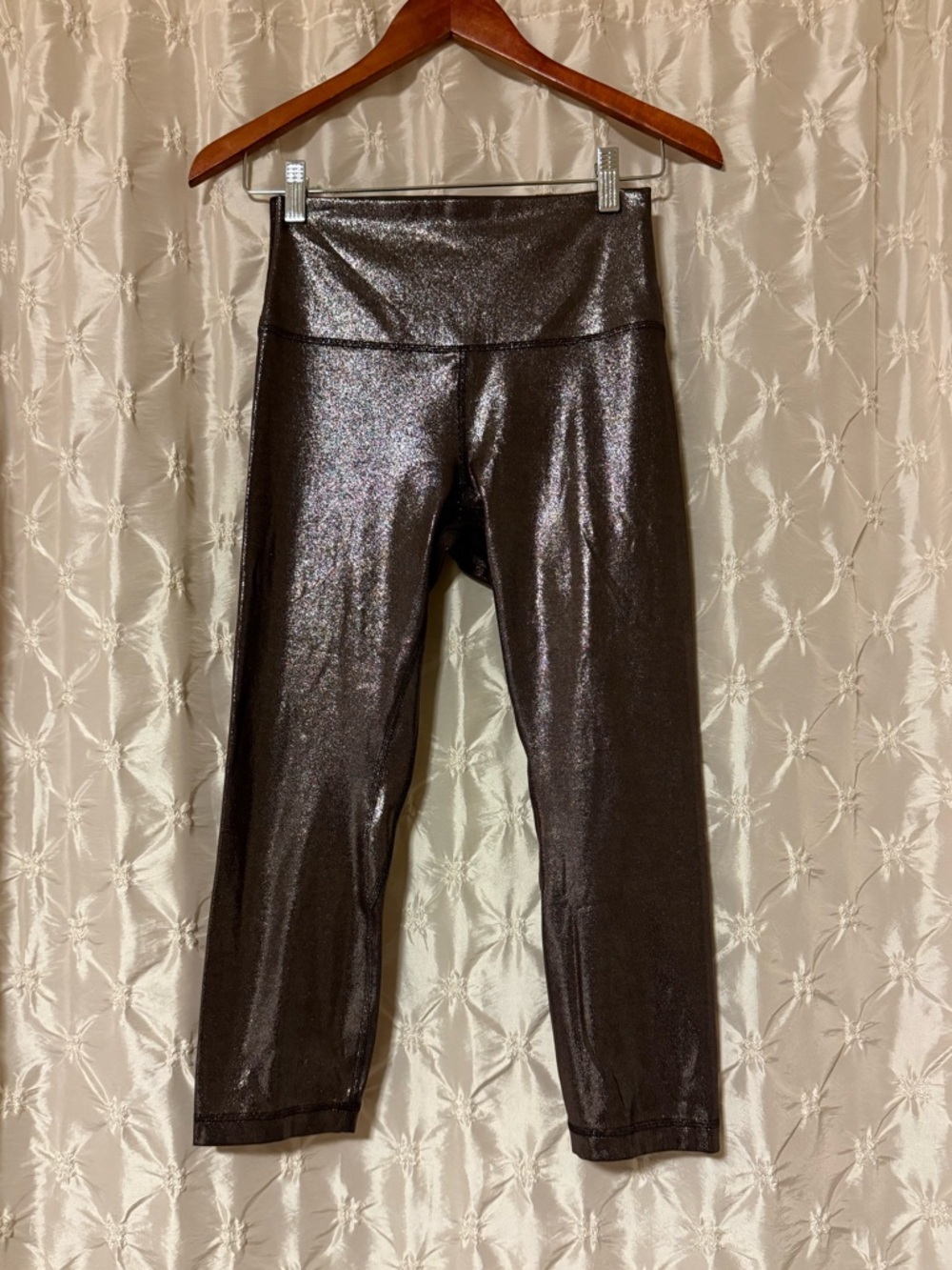Lululemon Align High-Rise Crop Leggings
Radiate Foil Shimmery Metallic Brown - Picture 3 of 16